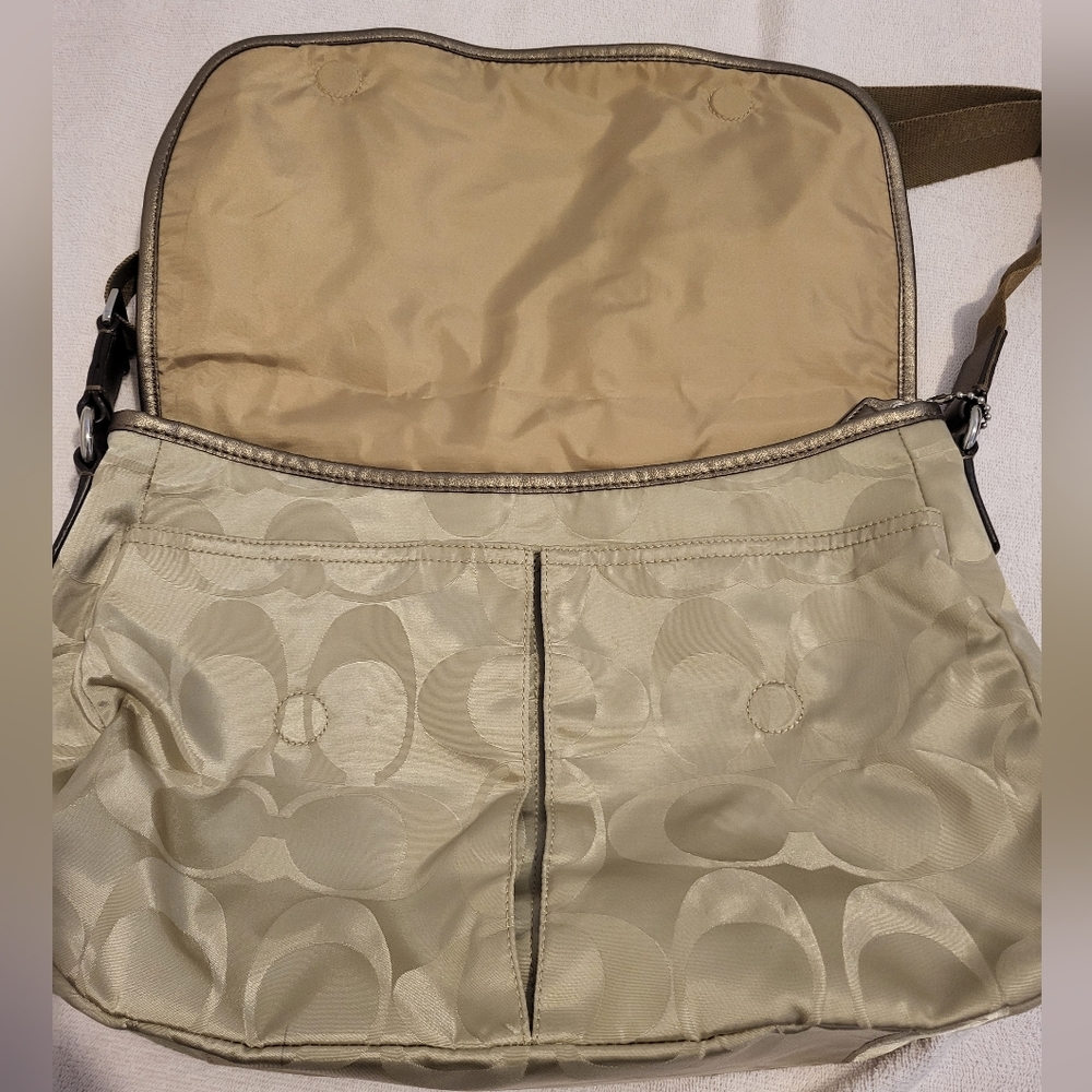 NWT coach messenger purse